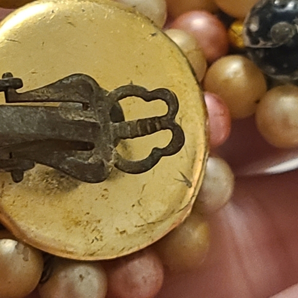 Vintage Lot of 5 Clip on Earrings - Picture 16 of 16